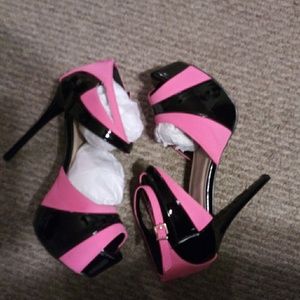 Shoe dazzle 6" heels